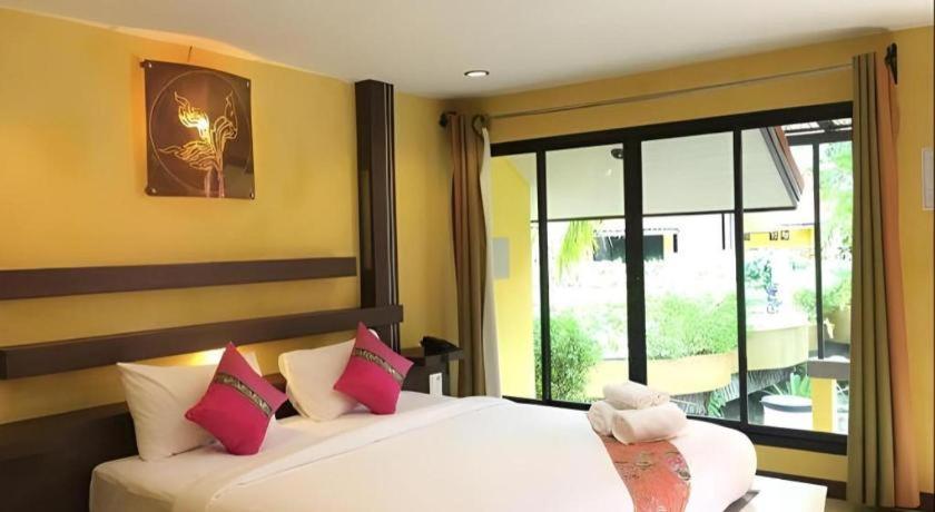 Tanisa Resort Chumphon Exterior photo