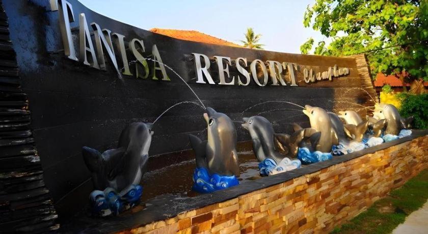 Tanisa Resort Chumphon Exterior photo